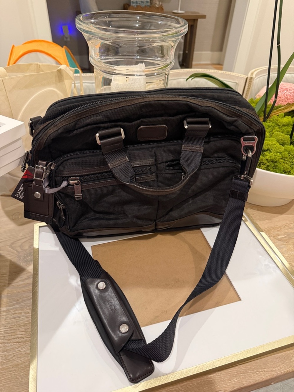 Tumi Black Men's Messenger Briefcase with Shoulder Strap